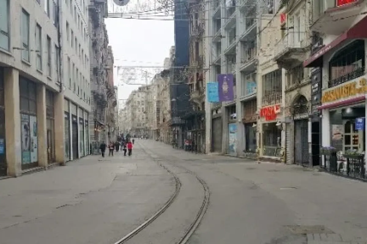 İstiklal Caddesi boş kaldı