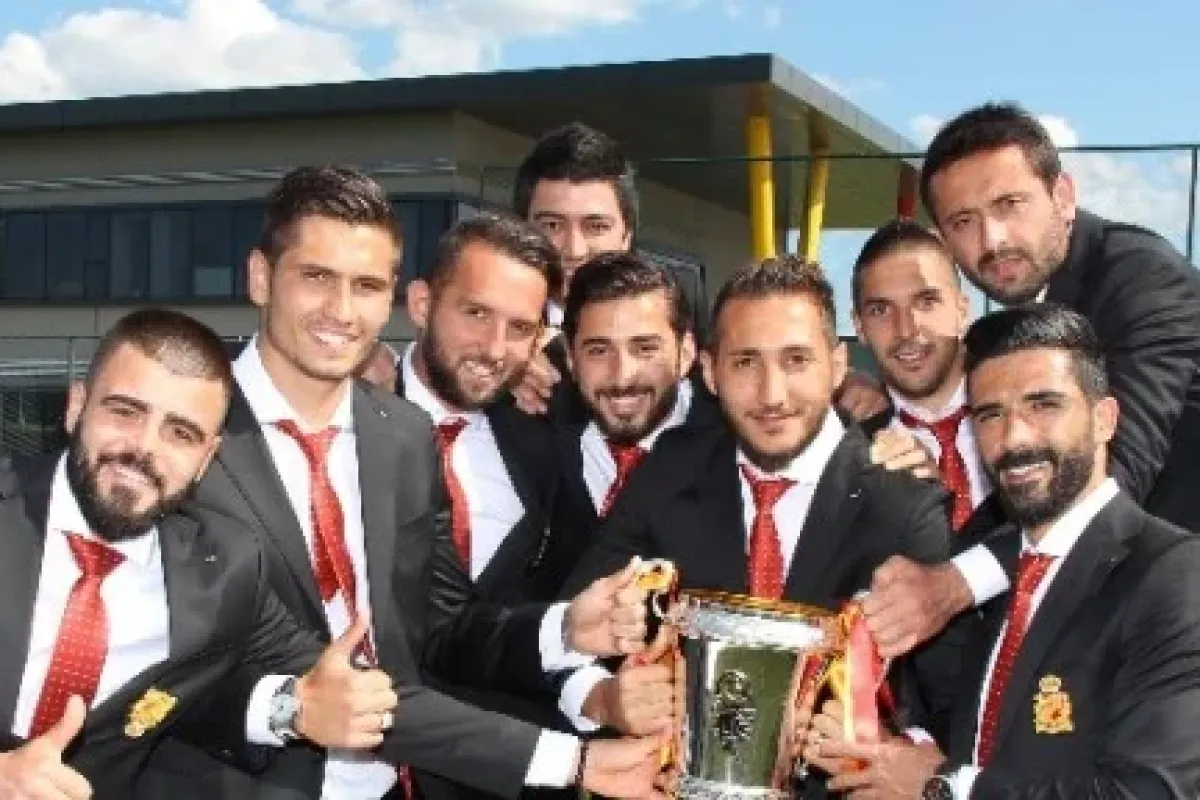 Şampiyon poz verdi