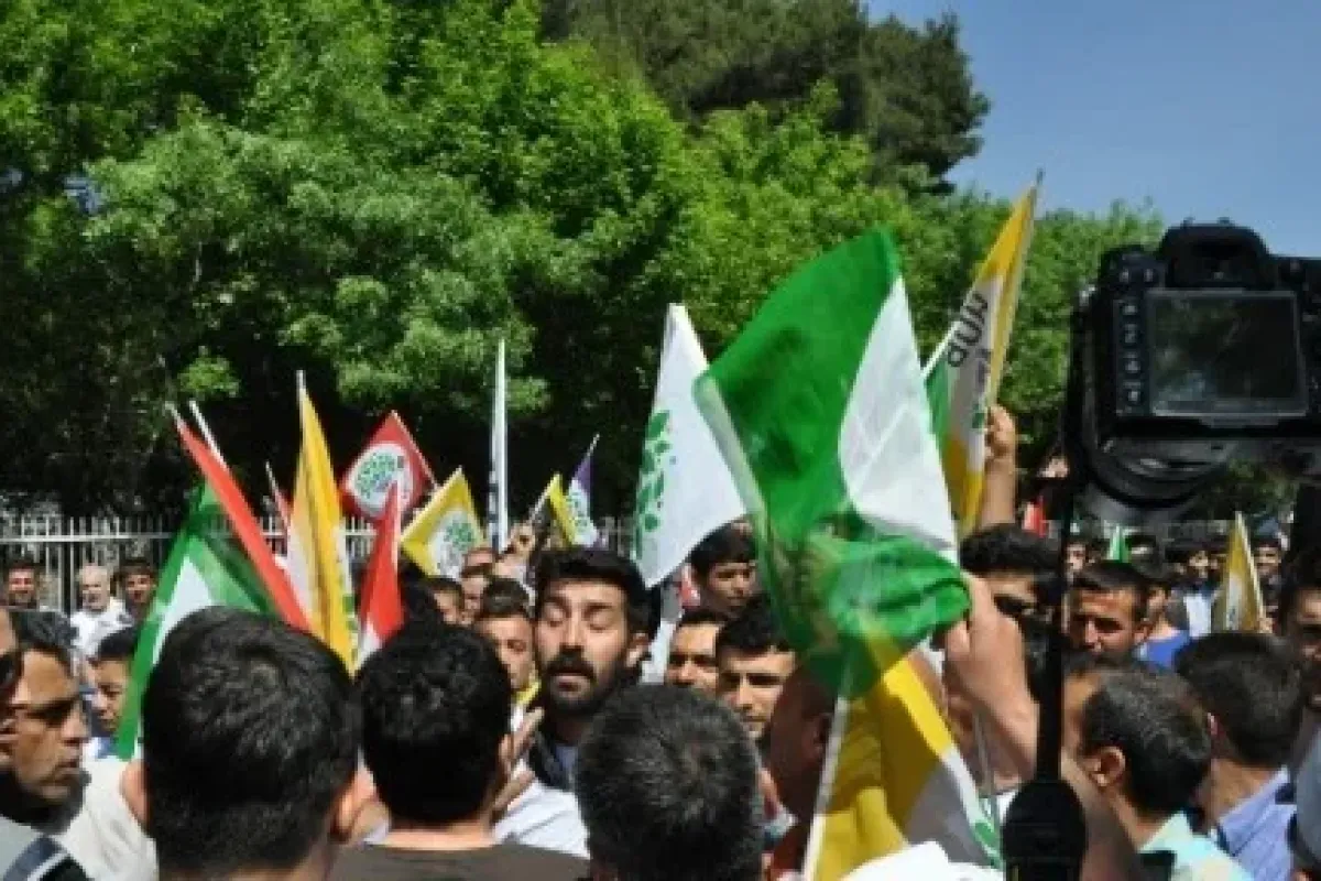 HDP mitingi öncesi üst arama gerginliği