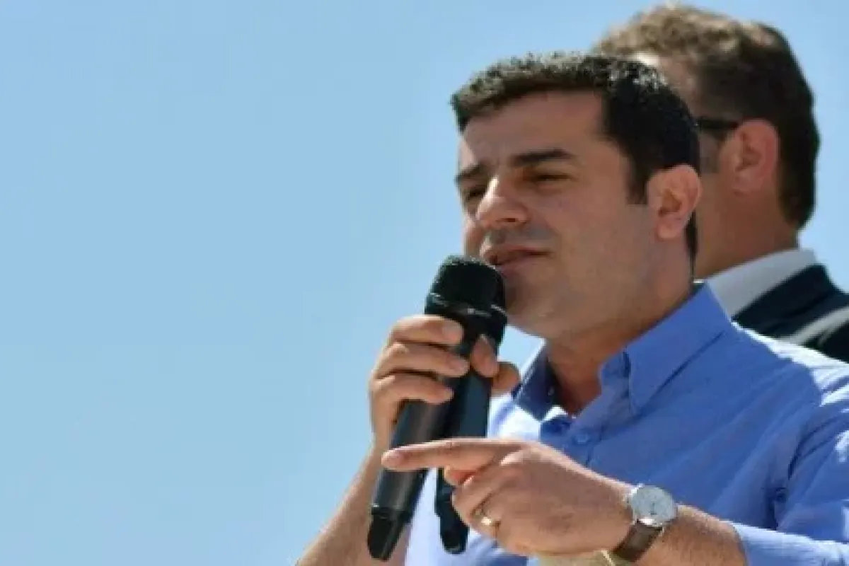 Mitingde ve sonrasında protesto edildi