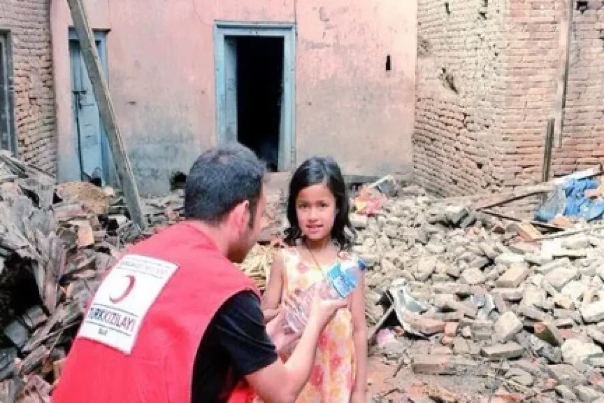 Nepal’e yardımlar devam ediyor