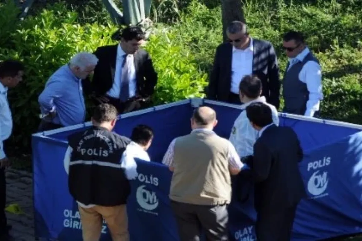 Kayıp polis memuru parkta ölü bulundu
