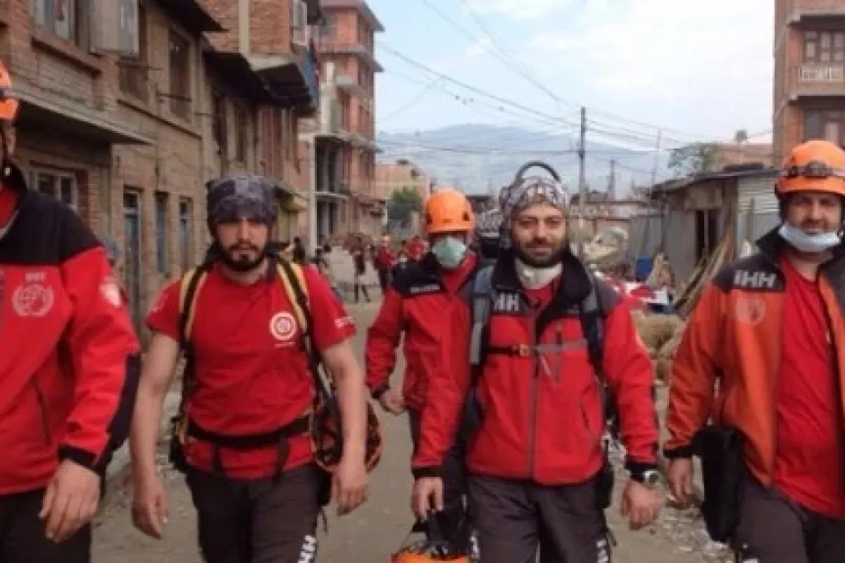 7 kişiyi kurtaran ekip Nepal’den döndü