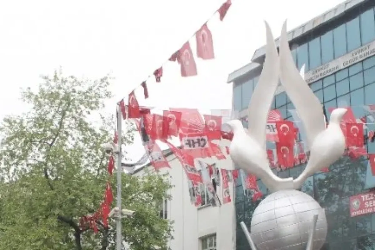 Asfaltsız yollara özgürlük heykeli