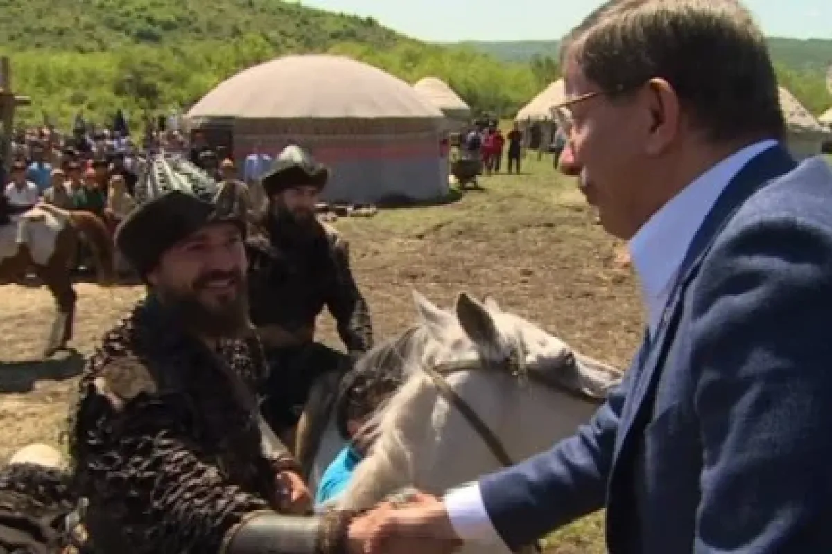 Davutoğlu ’Diriliş Ertuğrul’da