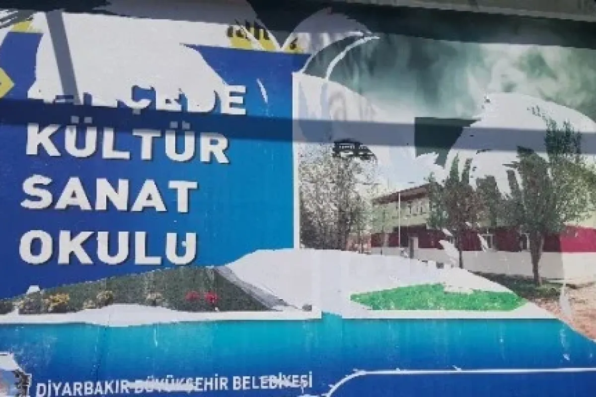 Diyarbakır’da MHP’nin afişleri tahrip edildi