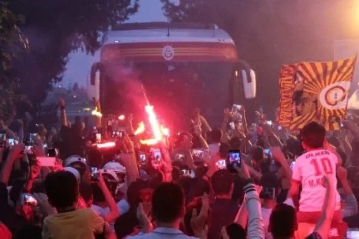 G.Saray kafilesi Adana’da