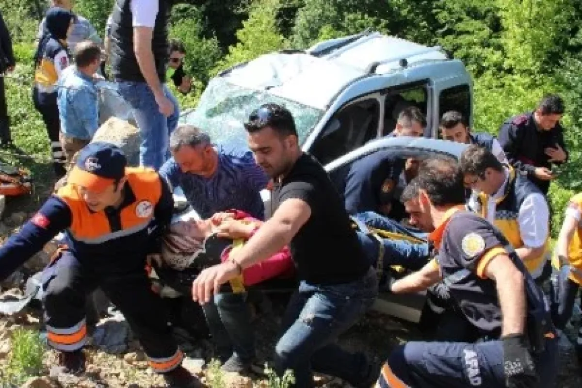 Uçurumun kenarında can pazarı: 2 ölü, 3 yaralı