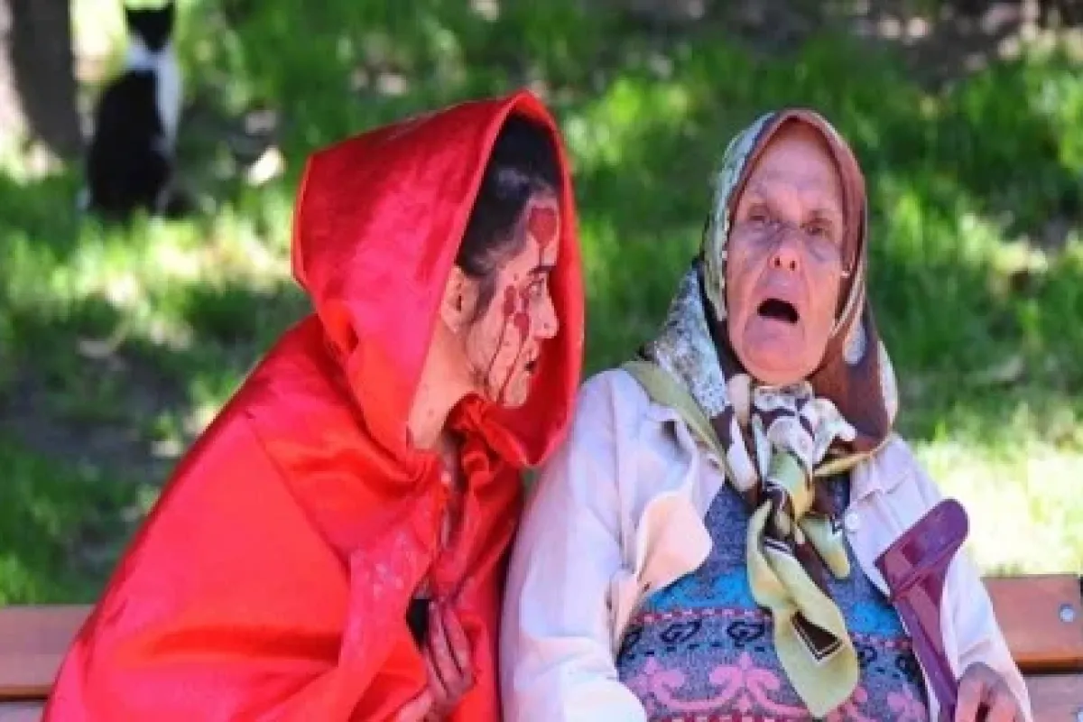 Zombiler yaşı kadına kalp krizi geçirtecekti
