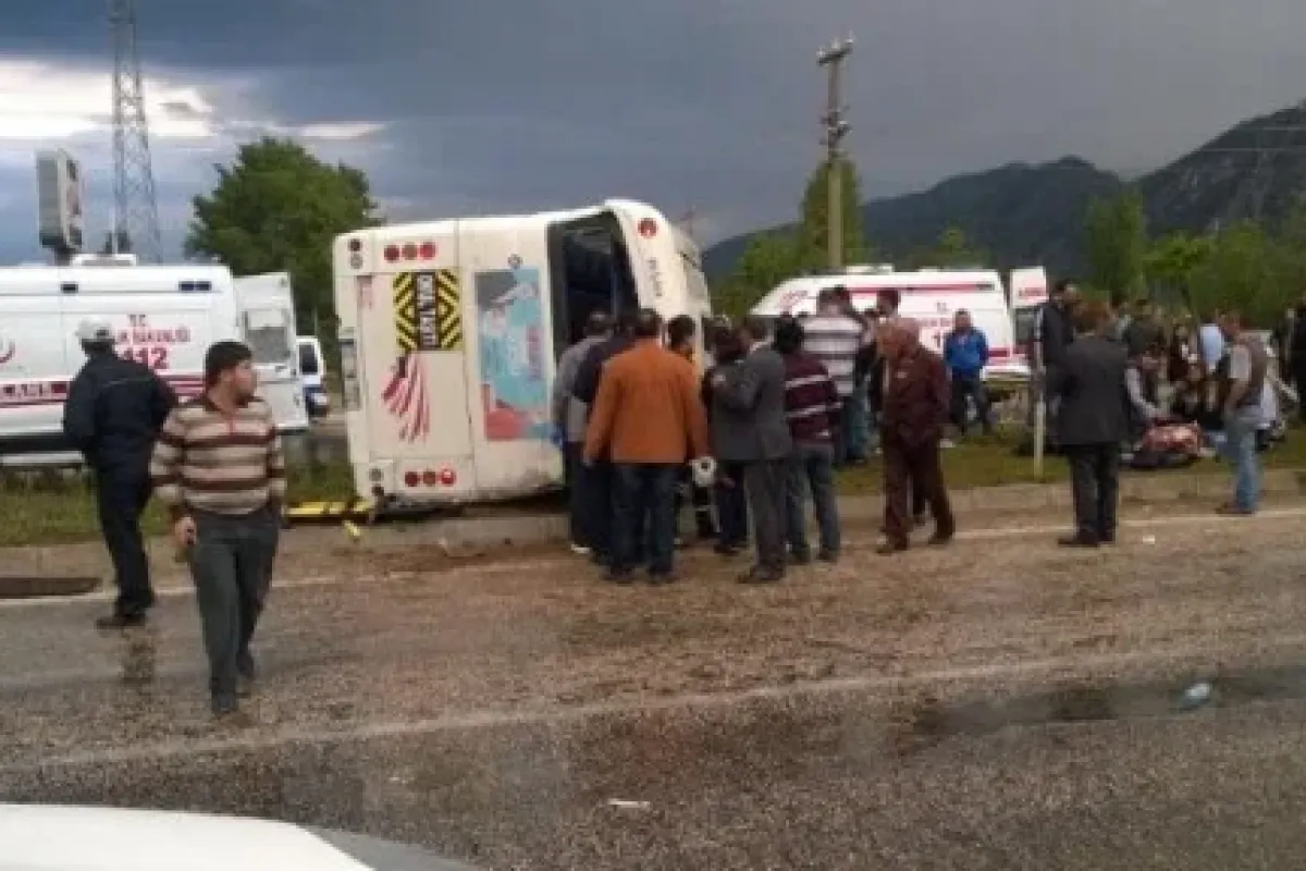 AK Parti mitingi dönüşü kaza: 18 yaralı
