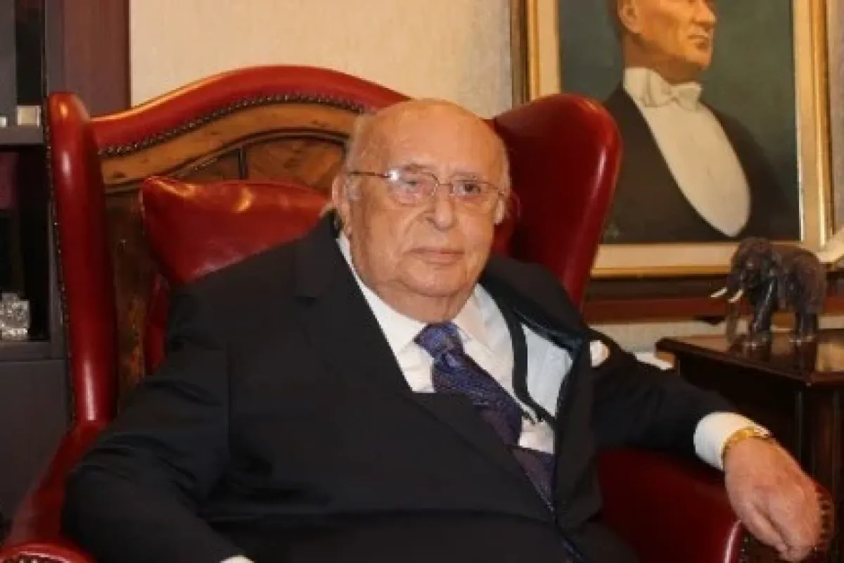 Demirel hastaneye kaldırıldı