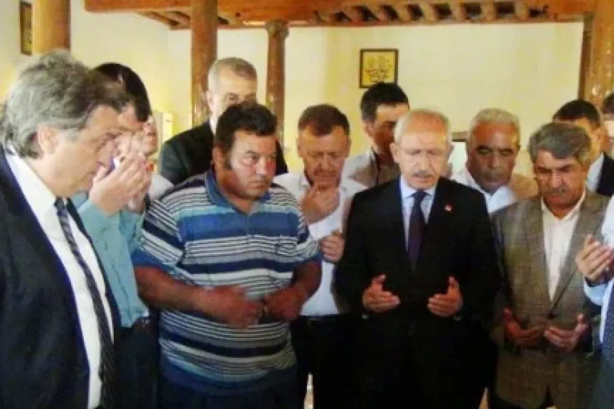Kılıçdaroğlu türbede ’CHP iktidarı’ için dua etti