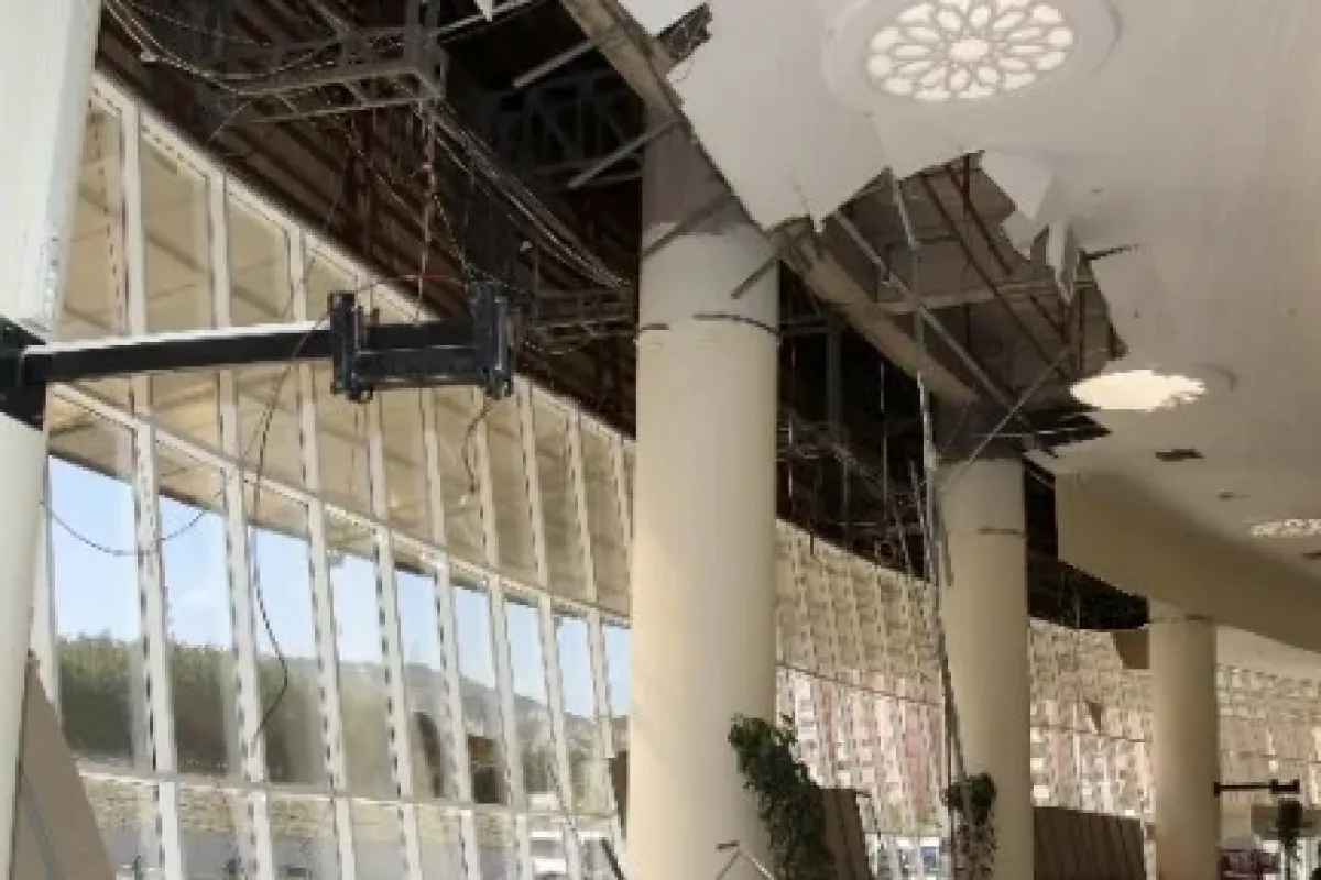 Otogarın tavanı böyle çöktü