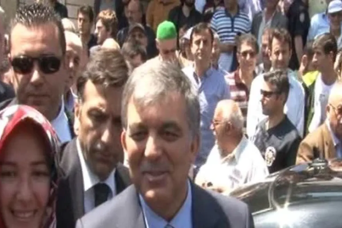 Abdullah Gül’den Meral Akşener’e destek