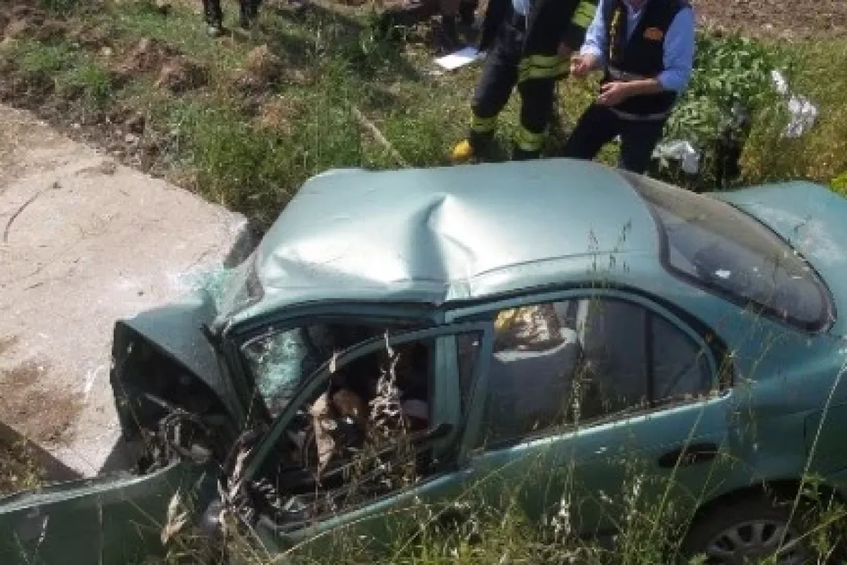 Otomobil menfeze uçtu: 3 ölü, 1 yaralı