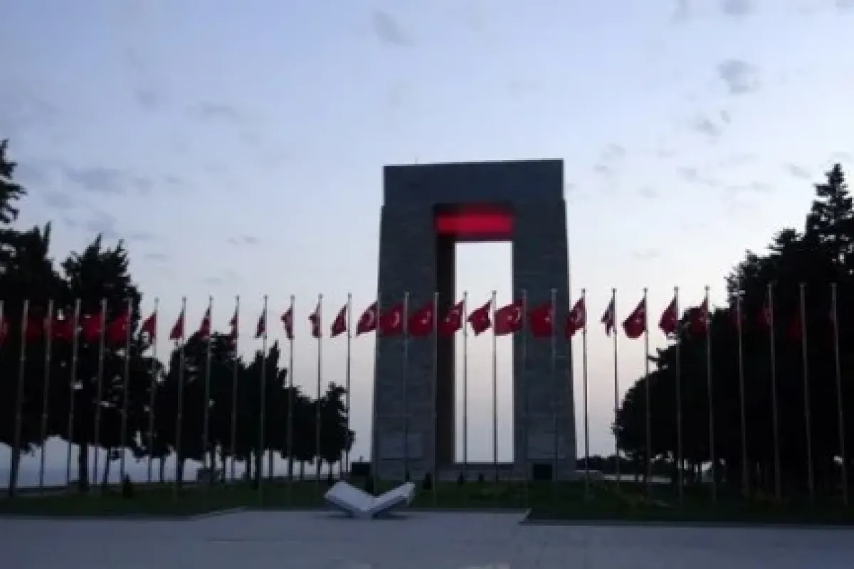 Şehitler abidesinde feci ölüm !