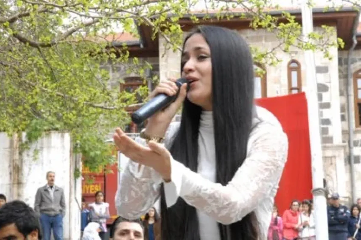 Sibel Can’ın veliahtına silahlı saldırı