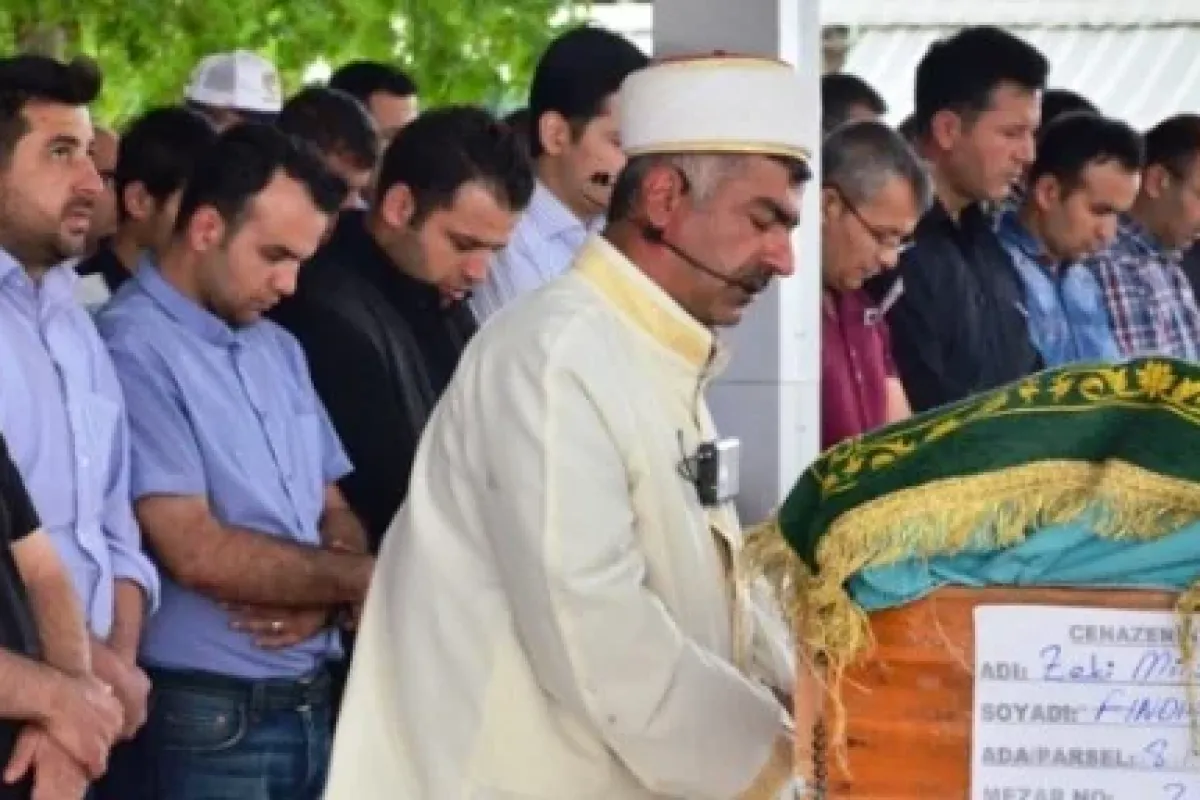 O başkomiser toprağa verildi