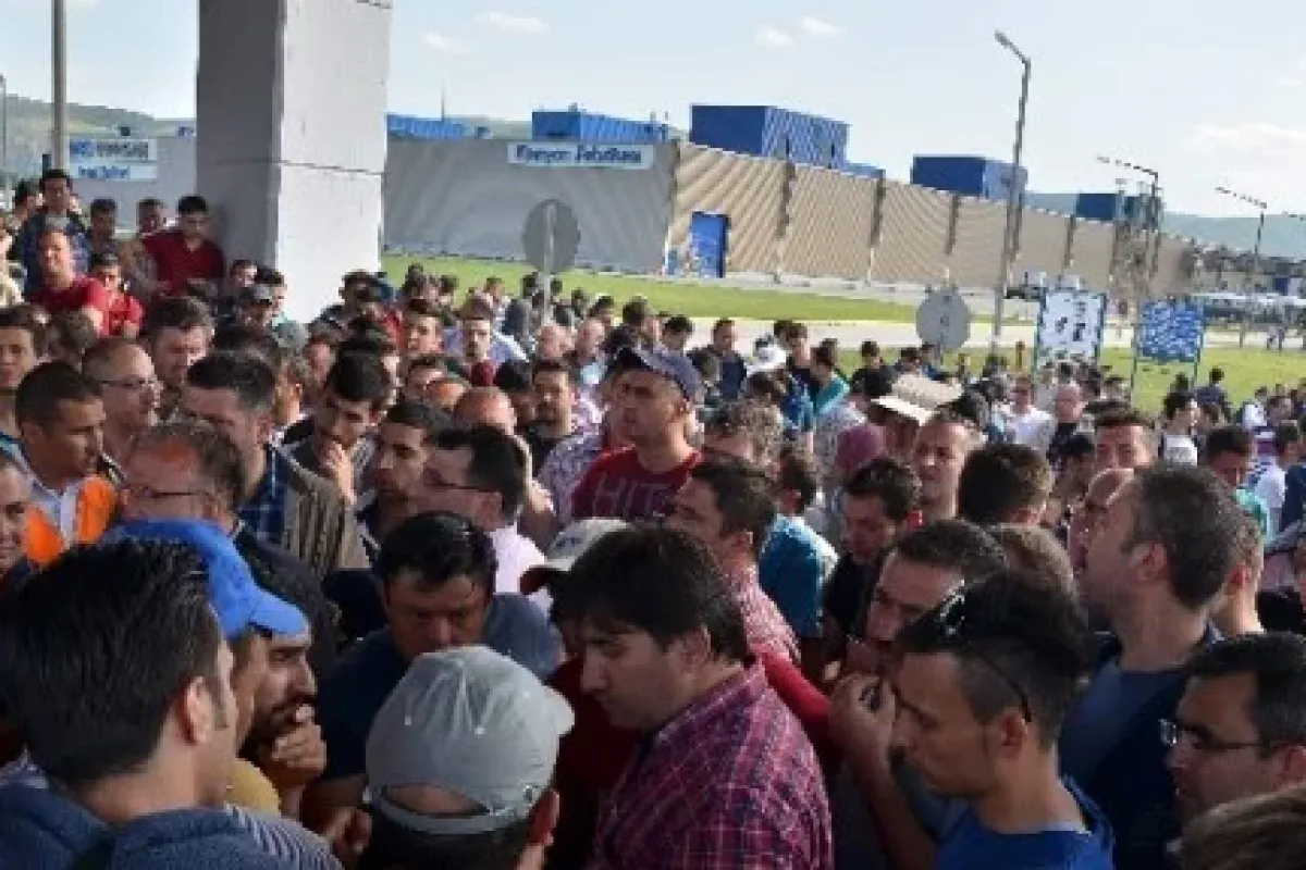 İşçiler nöbet sistemine geçti