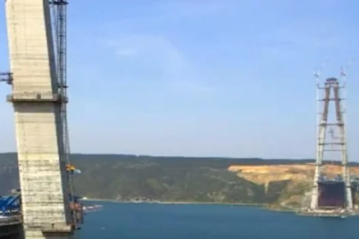 3. Köprüde askı halatlarının montajı başladı