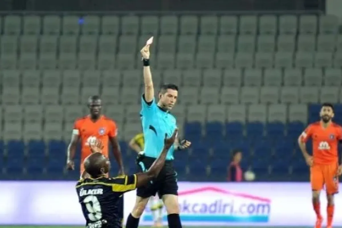 Başakşehir maçındaki kırmızı kartların cezası belli oldu !