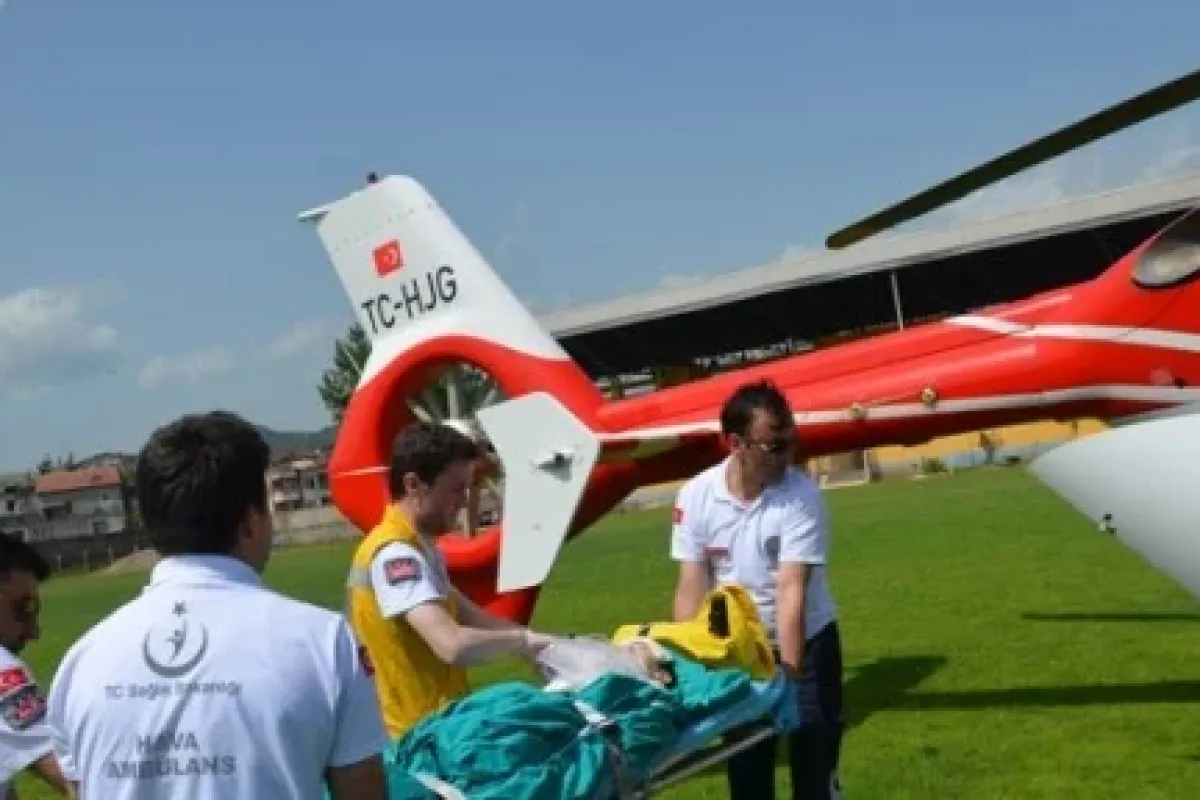 Küçük çocuğun imdadına ambulans helikopter yetişti
