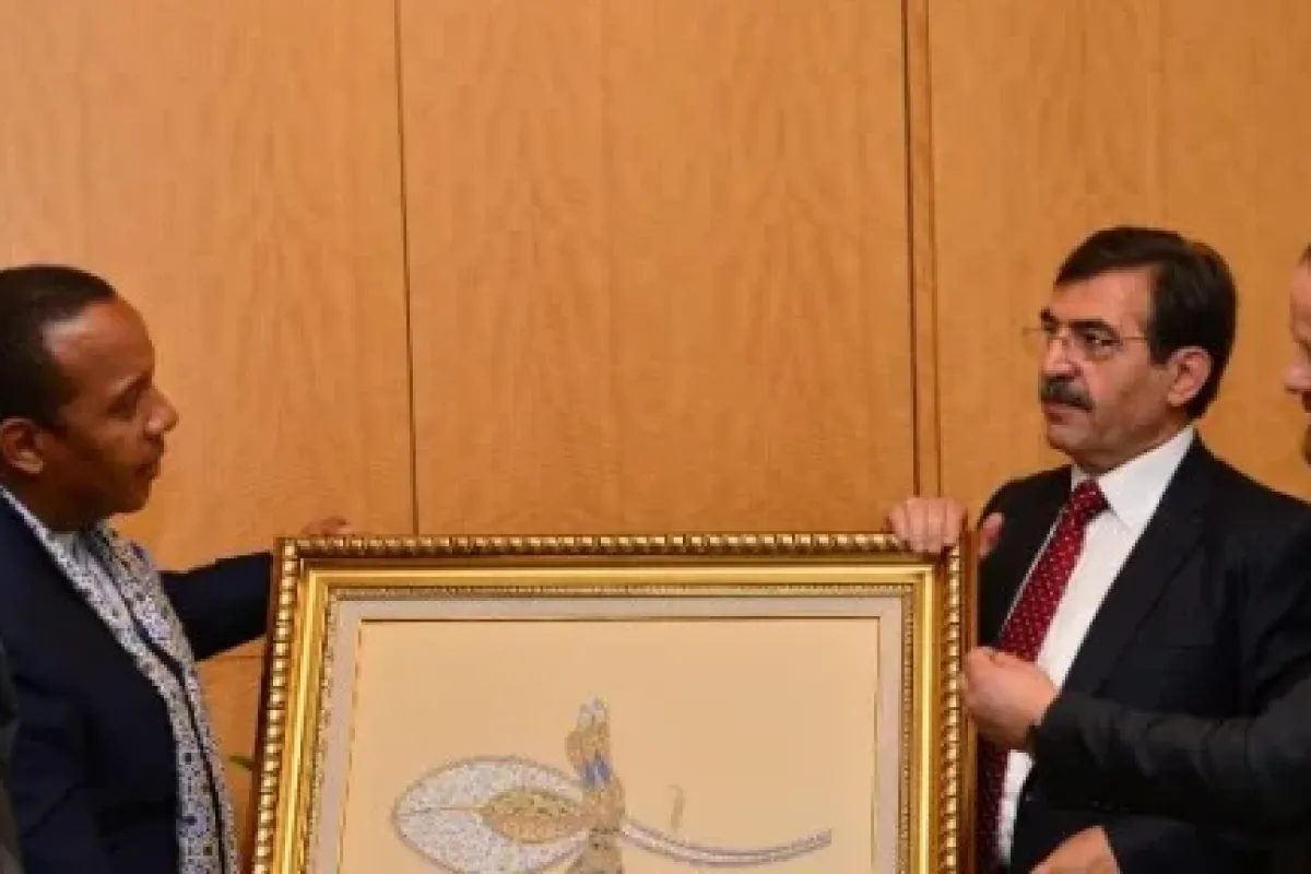 Bakanın esprisi ortamı kahkahaya boğdu