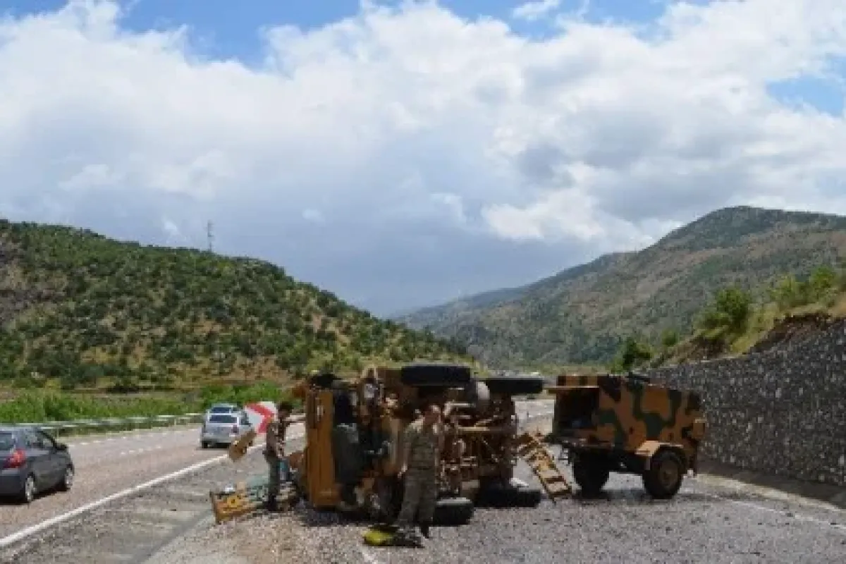 Zırhlı araç devrildi: 4 yaralı