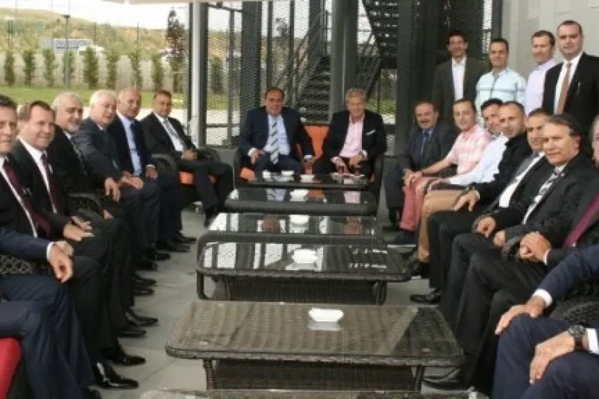 Demirören’den Cüneyt Çakır’a moral ziyareti