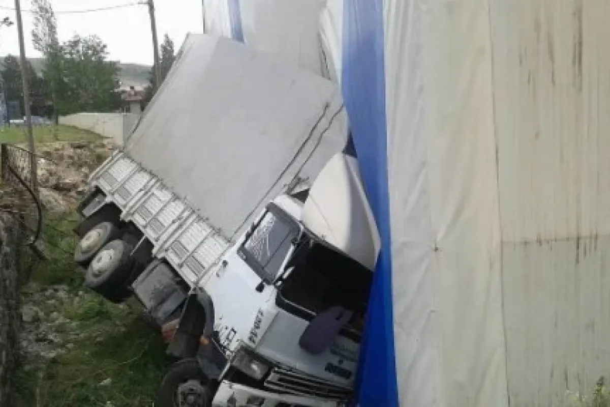 Freni patlayan kamyon dehşet saçtı: 1 ölü, 3 yaralı