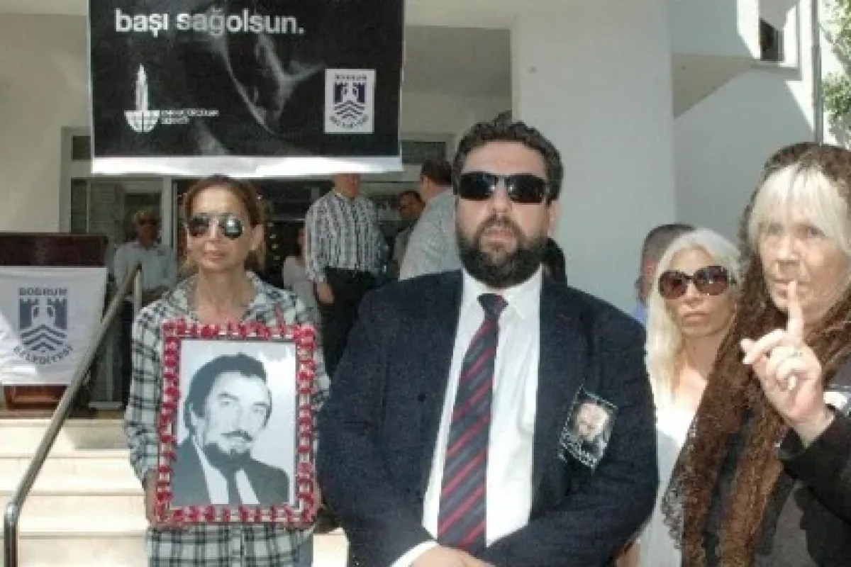 Ünlü karikatüristin cenazesinde gerginlik