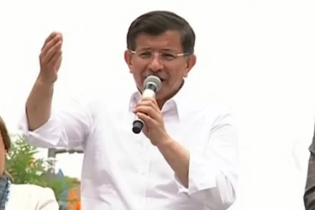 Davutoğlu: Kılıçdaroğlu bir zavallı