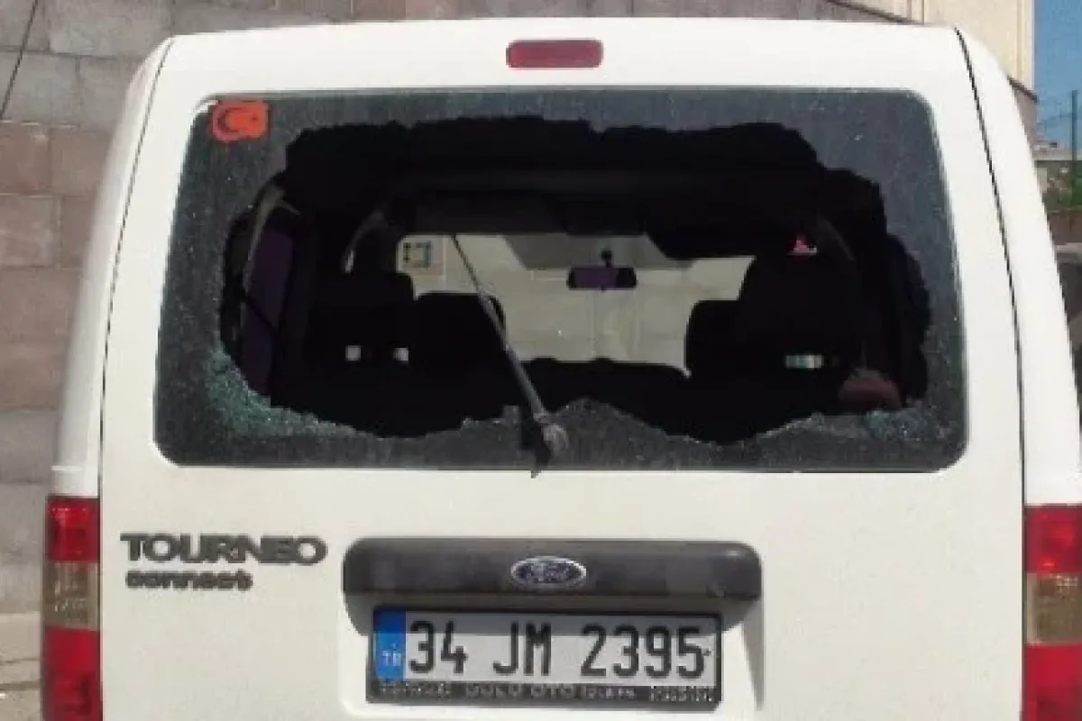Şehir magandaları müzikhol bastı