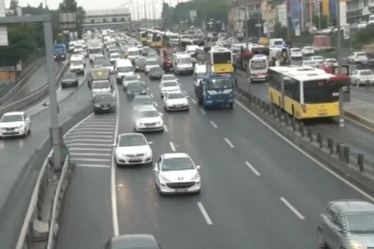 Metrobüs kazasında 15 yaralı var