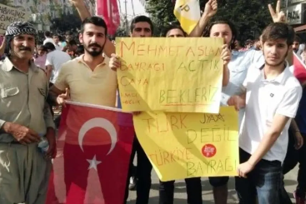 Bir ilke kan bulaştı