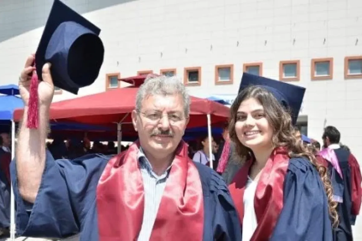 Baba kız birlikte mezun oldu