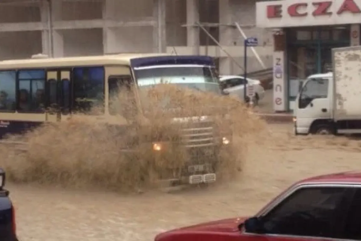 Başkent sele teslim