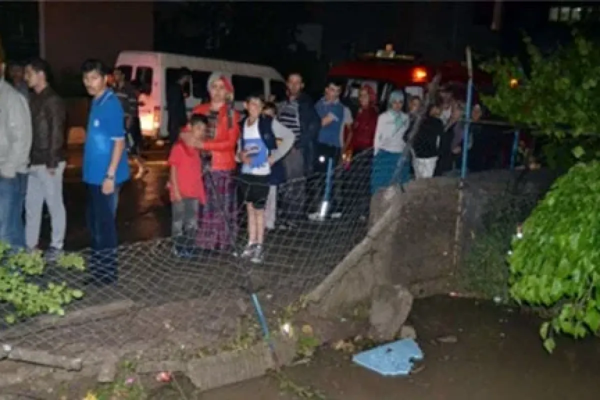 Suriyeli baba ile kızı su basan evde boğuldu