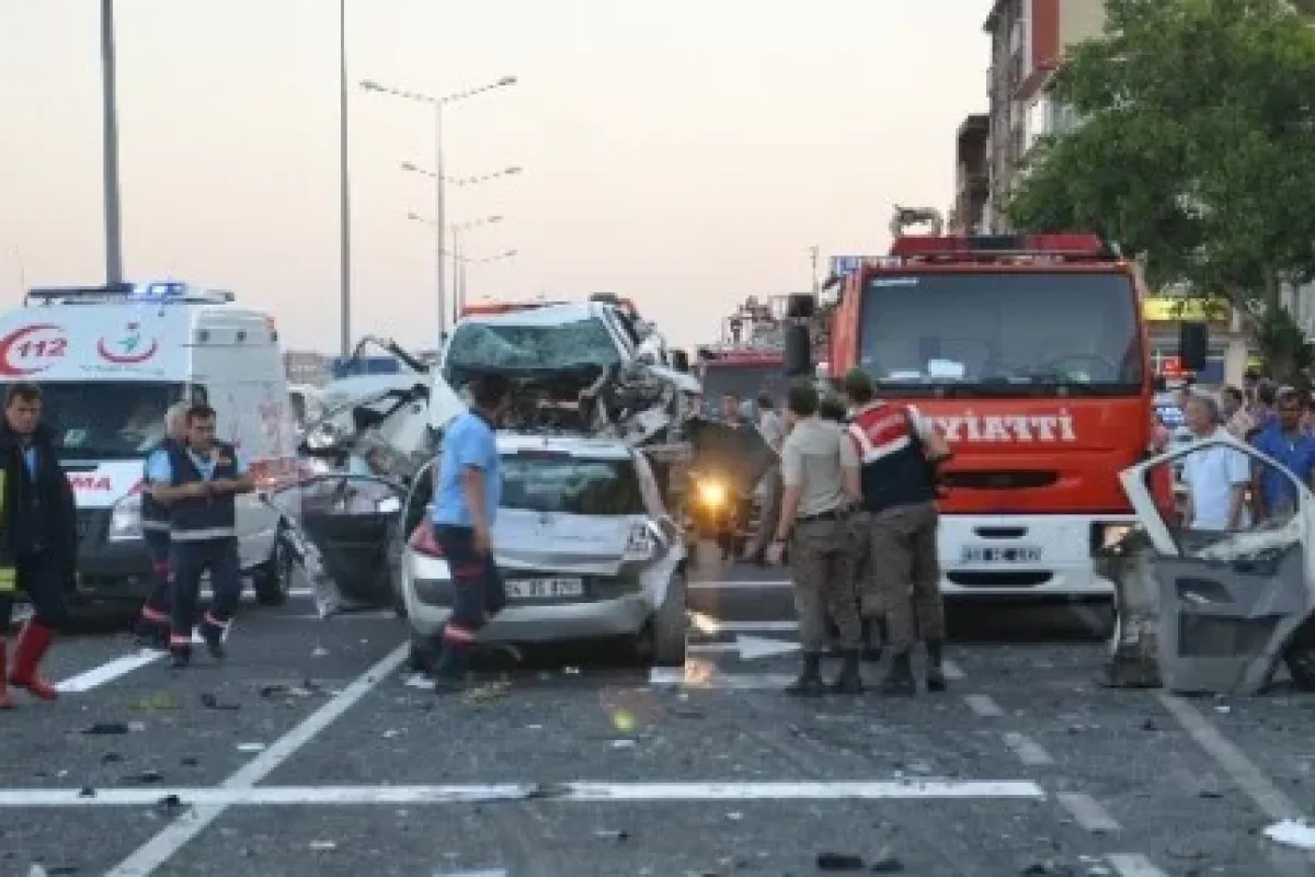 Ortalık savaş alanına döndü: 3 ölü, 9 yaralı
