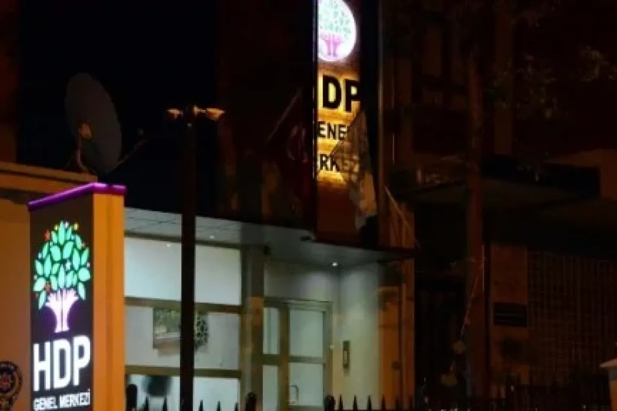 HDP için anket yapan 2 kişi bıçaklandı