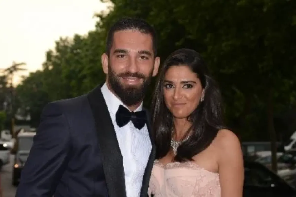 Arda Turan arkadaşını unutmadı