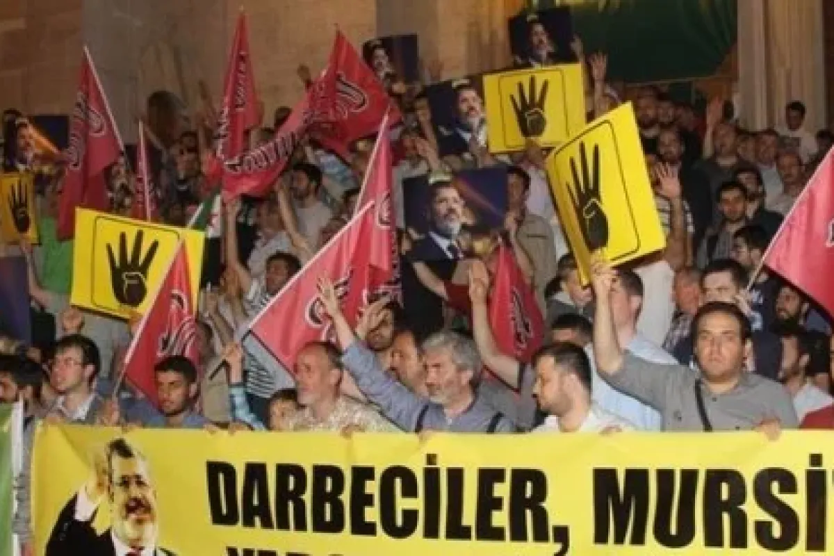 Fatih Camisi’nde Mısır protestosu