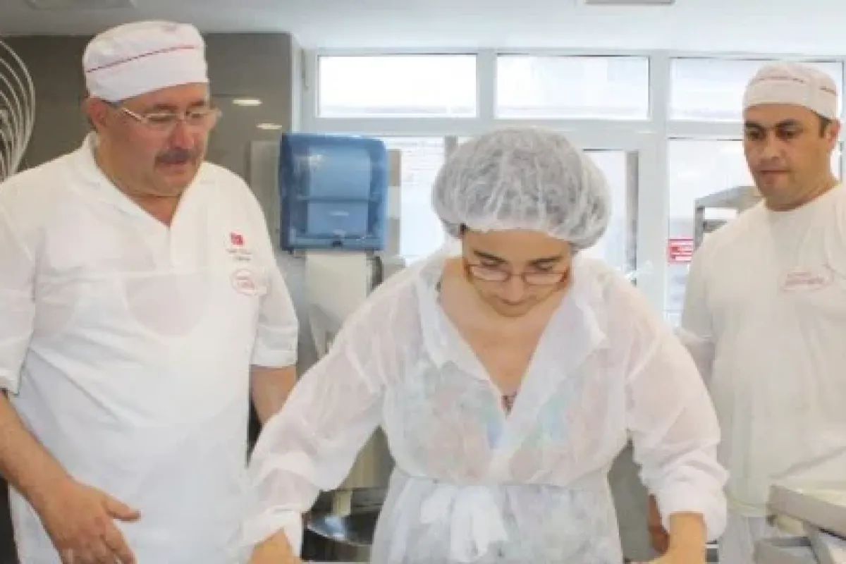 Fransız Başkonsolosu’nun baklavayla imtihanı