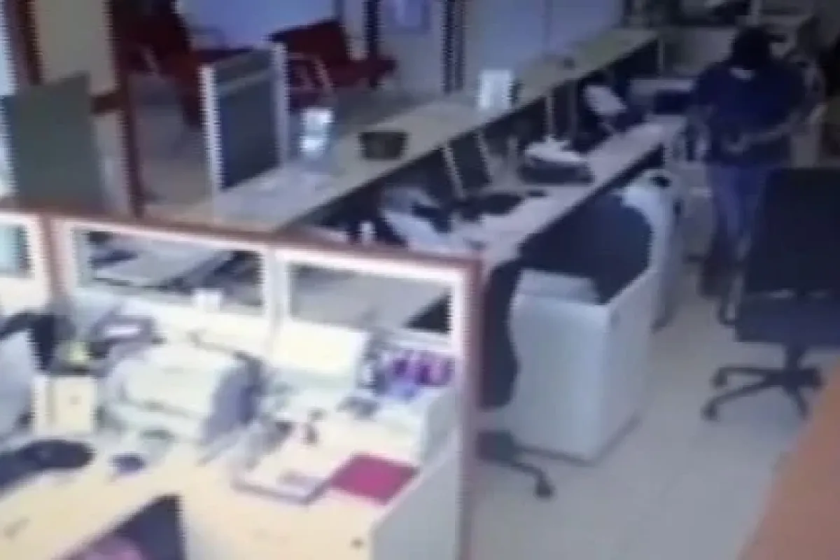 İstanbul’daki maskeli soygun kamerada