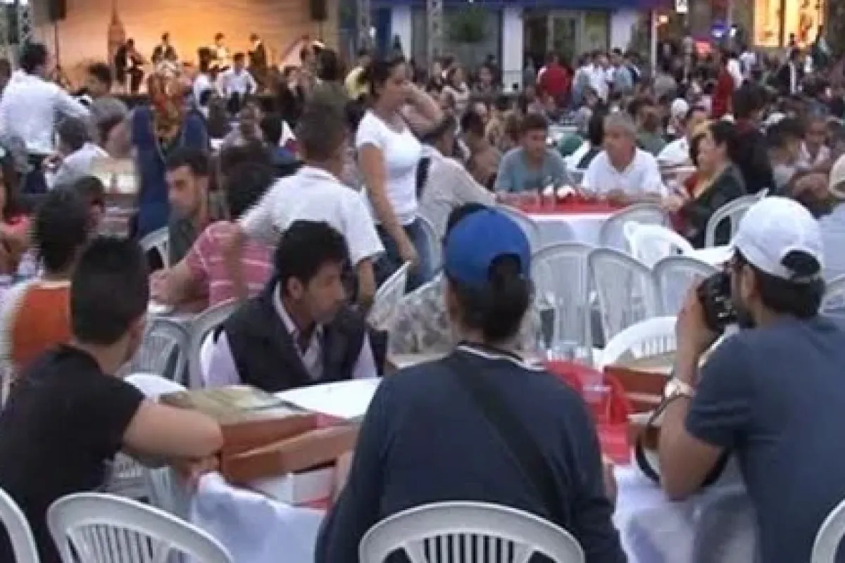 Taksim Meydanı’nda 3 bin kişiye iftar