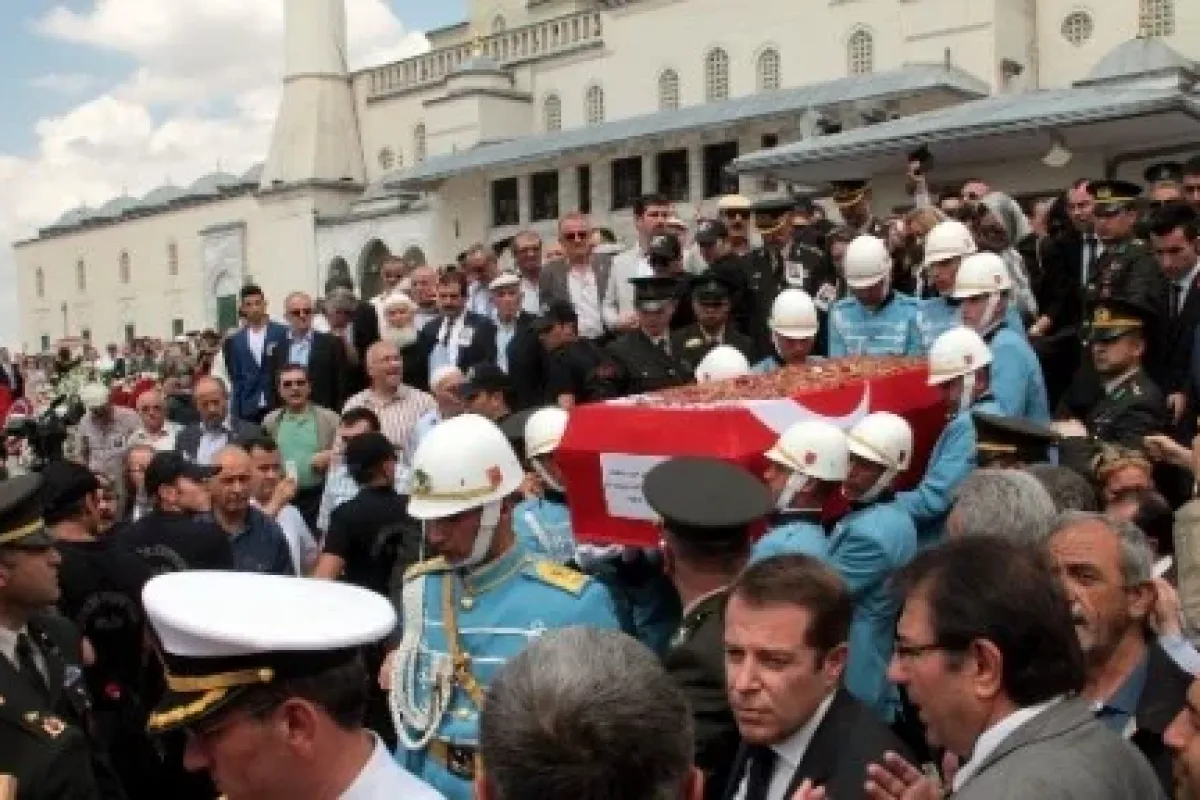 Demirel’in naaşı Esenboğa’da