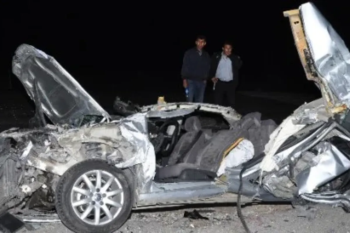 Otomobil tıra arkadan çarptı: 1 ölü 3 yaralı