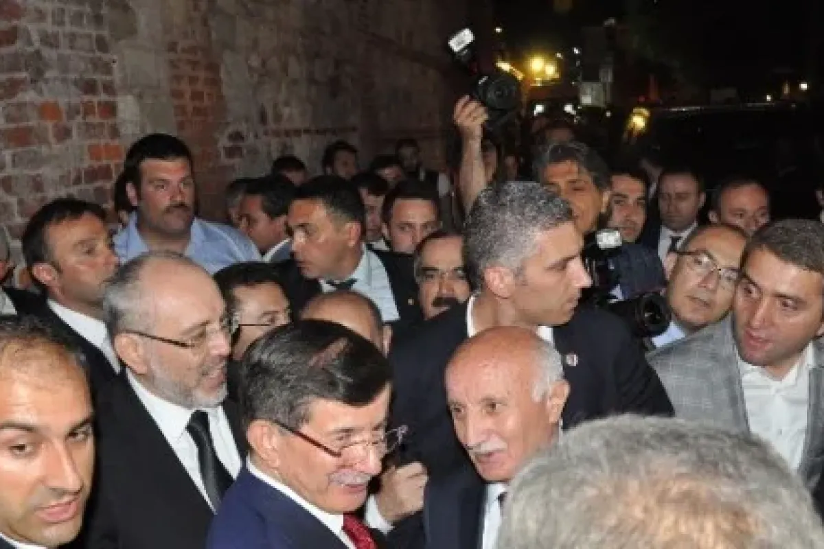 Davutoğlu: “İslam dünyasında yaşanan acıların en önemli sebeplerinden biri..."