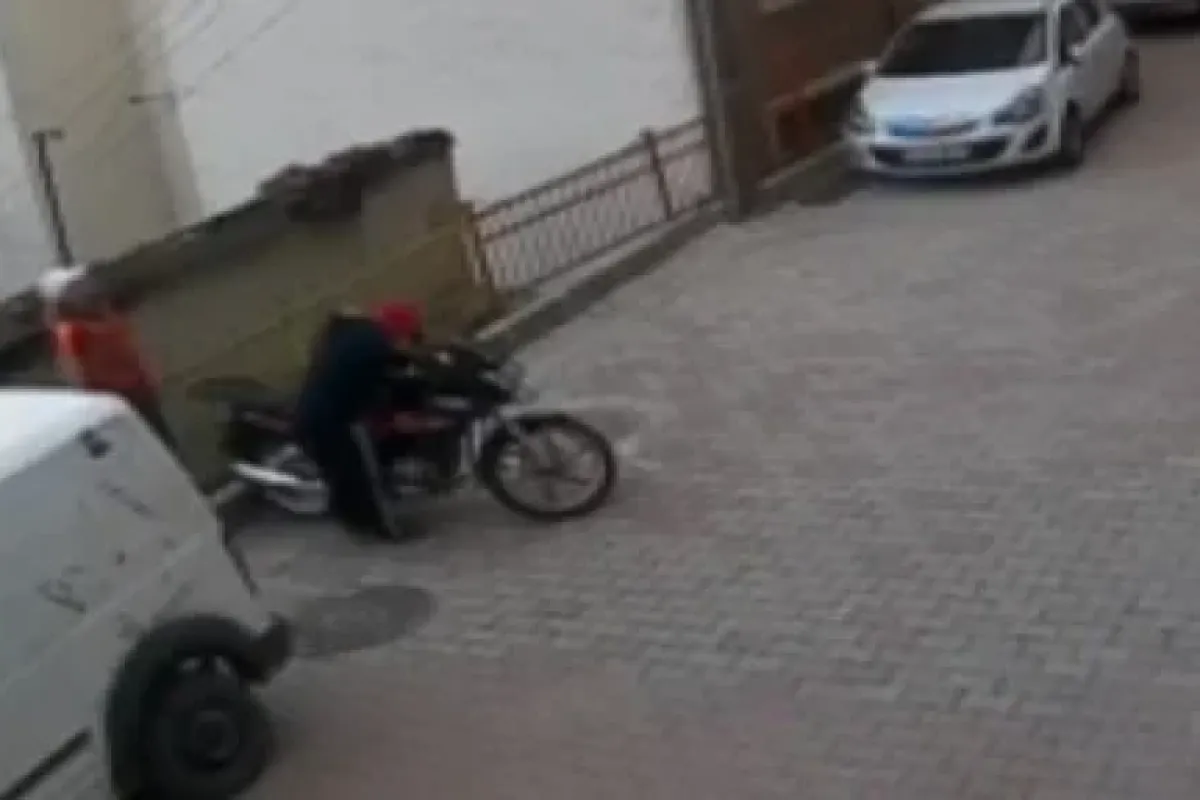 İstanbul’daki motosiklet hırsızları kamerada