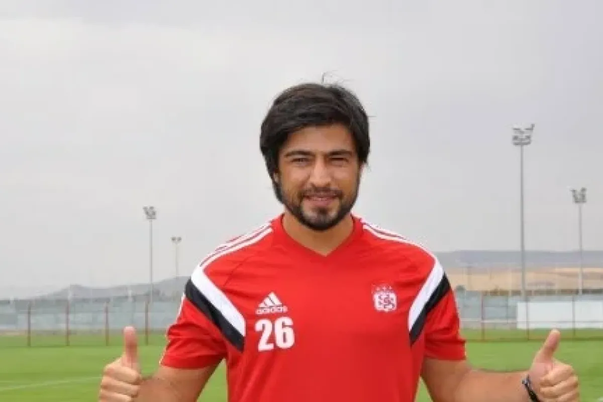 Zehir zemberek açıklamalarla futbolu bıraktı